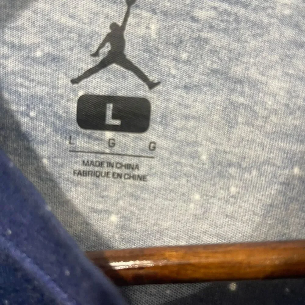 Jordan Men's Blue and Navy T-shirt